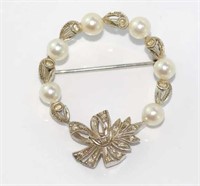 Vintage 18ct white gold, pearl & diamond brooch