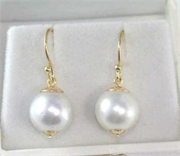 Good boxed South Sea pearl and 9ct gold earrings