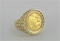 Hallmarked 9ct gold ring set with half sovereign