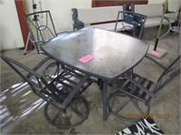 Aluminum Patio table, glass top, 44"x44", w/