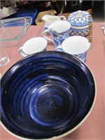 1 lot of approx 6 pcs: blue and white cups, bowl &
