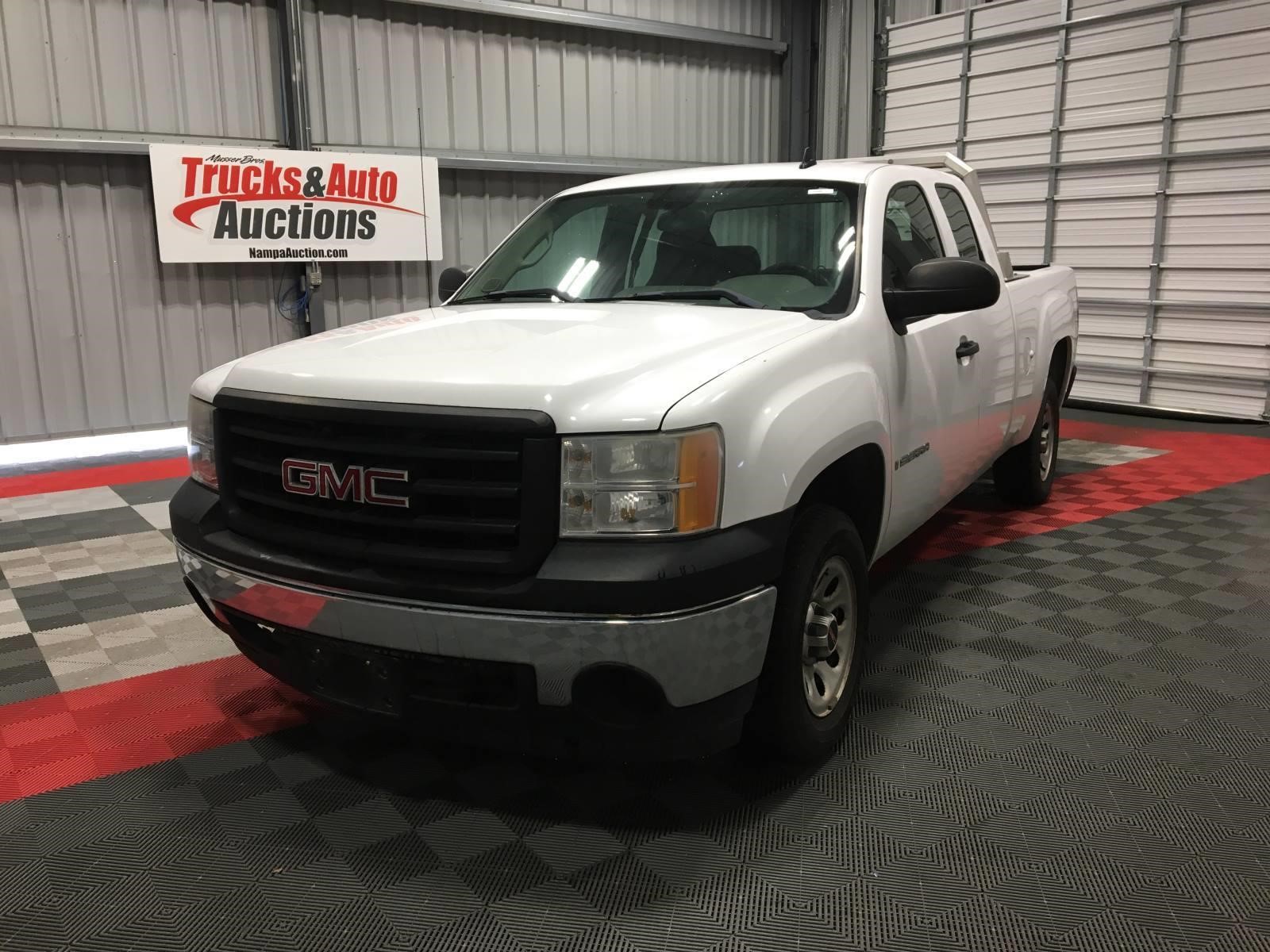 01182018 Trucks and Auto Auction