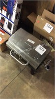 1 LOT CHAR BROIL GAS GRILL