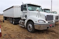 2007 Freightliner road tractor