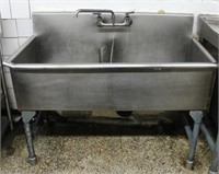2 COMPARTMENT STAINLESS STEEL COMMERCIAL SINK