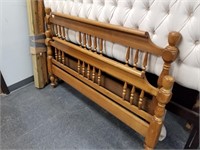 FULL SIZE EARLY AMERICAN BED