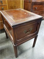 VTG LEATHER TOP END TABLE