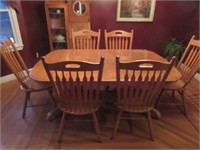 oak dining table & 6 chairs (pickup at house)