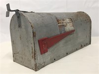 Vintage ribbed mailbox.