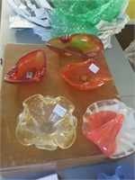 Box of Murano glass bowls