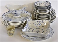 ASSORTED BLUE AND WHITE CHINA