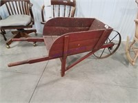 Wooden wheelbarrow w / steel wheel