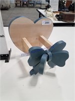 Heart/bow shelf