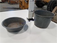 Enamel pan and bucket