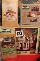 VINEYARD COTTAGE WOODEN DOLL HOUSE W/ 30pc
