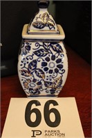 BLUE AND WHITE CERAMIC BOX WITH LID 7 IN
