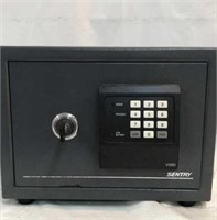 Sentry Safe with Key 10B