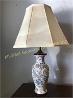 PAIR ORIENTAL STYLE FLORAL BALUSTER FORM LAMPS