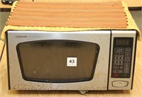 Emerson Model MW8991SB microwave oven