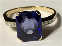14k Gold Ring With Sapphire & Diamonds