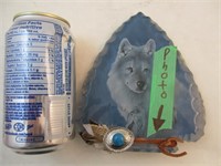 Fragment de minerai avec effigie de loup