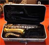 Lot #20 - King Cleveland model 613 Saxophone