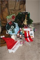 Christmas Décor: Wreath, Lights, Santa Salt &