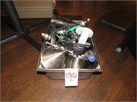 LOT, KITCHEN UTENSILS IN THIS TRAY