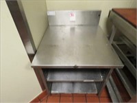 25" X 25" SS EQUIPMENT STAND W/(2) SHELVES