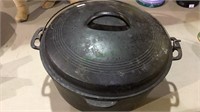 Wagner Ware cast iron fryer with lid, both marked