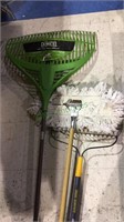 True temper rake, mop, new leaf rake, with large