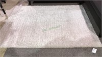 5 x 7 ivory shag style rug, nice and clean, (793)