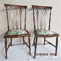 Pair of side chairs, cut out heart back slates,