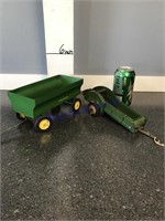 John Deere wagon & manure spreader