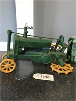 Cast iron John Deere tractor