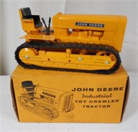 1/16 JD 440 Crawler w/ Box