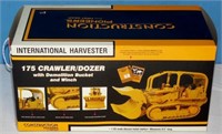1/25 IH 175 Crawler/Dozer w/ Demo Bucket & Winch