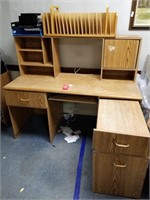 Nice office desk and miscellaneous items