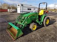 2014 John Deere 3320 Tractor Loader