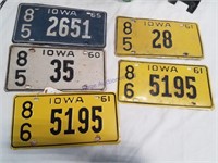 Set of 1961 licence plates w/ single plates 1961,
