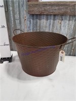 metal tub with handles