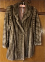 S/M Fur Coat, Med length, Safuron