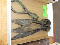 VINTAGE SHEEP SHEARERS AND MISC TOOLS