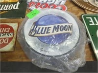 BLUE MOON BOTTLE CAP SIGN - 18" DIAMETER