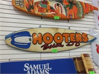 HOOTER'S BOISE, IDAHO SUFRBOARD SIGN
