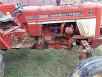 International 674 Gas Tractor