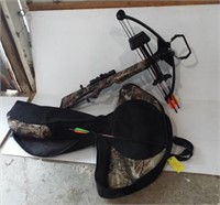 Barnet crossbow with 4 x 32 scope, 3 bolts and
