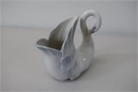 Spanish porcelain Swan form vase 16cm H