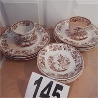 FIFTEEN PIECE SET OF BROWN AND WHITE CHINA WITH