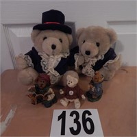 3 BOYDS BEARS FIGURES AND TWO PLUSH BEARS